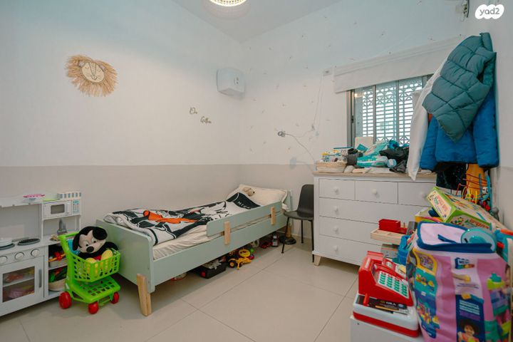 דירת גן, כלנית, הפרחים, חריש