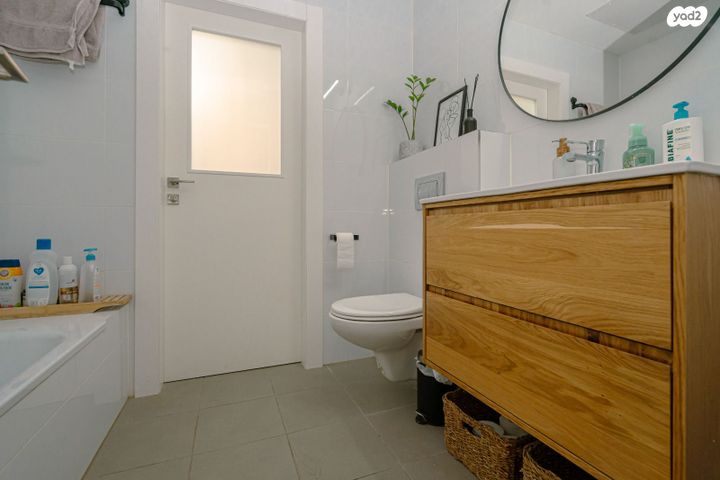 דירת גן, כלנית, הפרחים, חריש