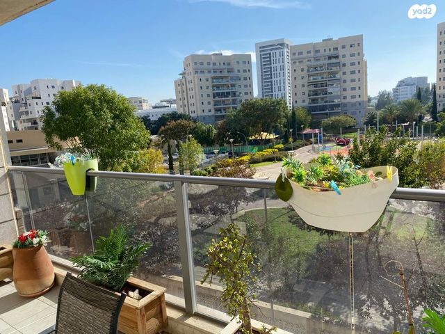 דירה, נאות רבין, יבנה