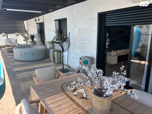 גג/ פנטהאוז, דרך ארץ, עיר היין, אשקלון