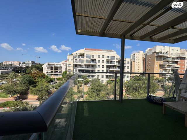 דירה, כפר סבא