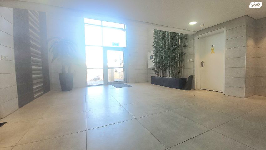 דירה, אליהו הנביא, פסגות אפק, ראש העין