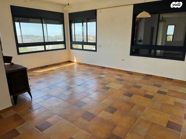 בית פרטי/ קוטג', גביש, לבון