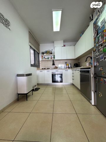 דירה, כפר סבא