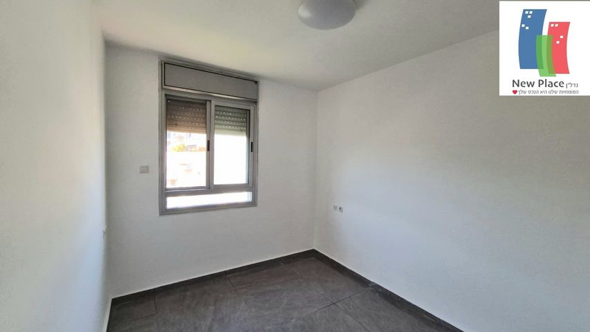 דירה, החולה, רמת גן