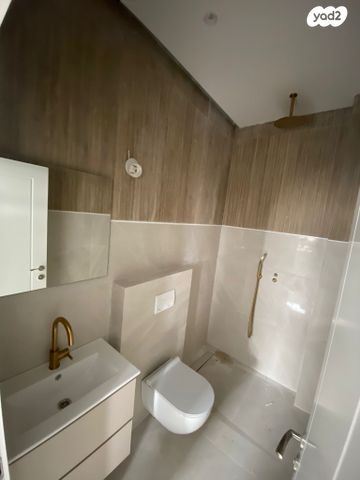 דו משפחתי, החליל, גבעת זאב