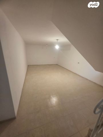 דו משפחתי, מרמורק, רחובות