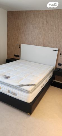 דירה, אלי לנדאו, הרצליה פיתוח, הרצליה