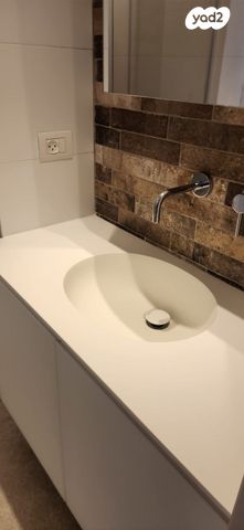 דירה, אלי לנדאו, הרצליה פיתוח, הרצליה