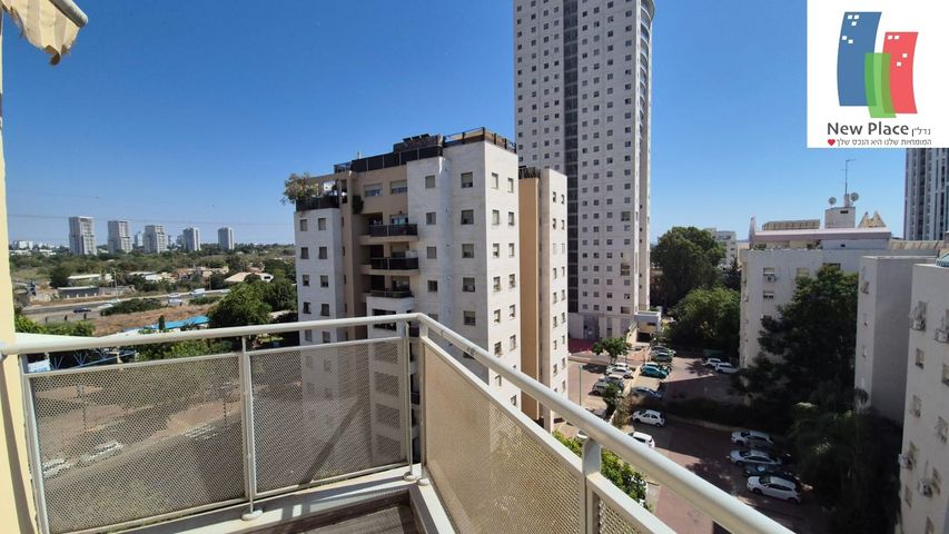 דירה, החולה, רמת גן