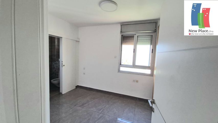 דירה, החולה, רמת גן