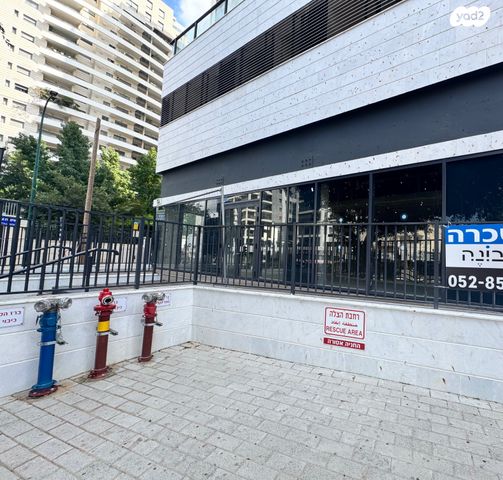 חנויות/ שטח מסחרי, הרצל, א' / צפון מזרח העיר, רחובות