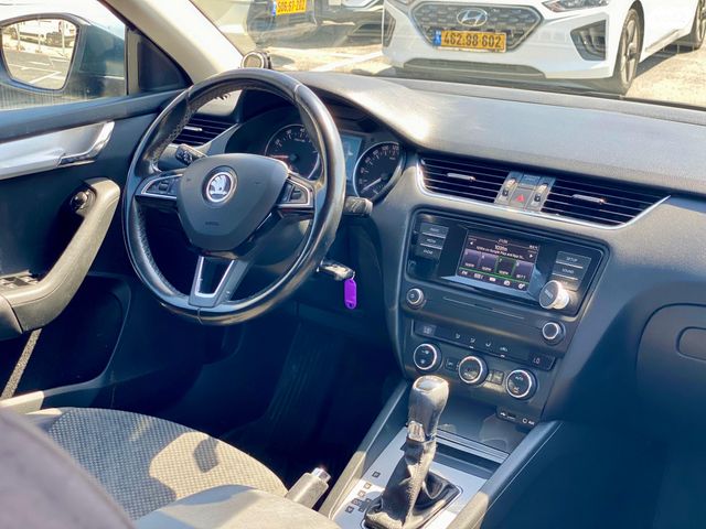 סקודה אוקטביה