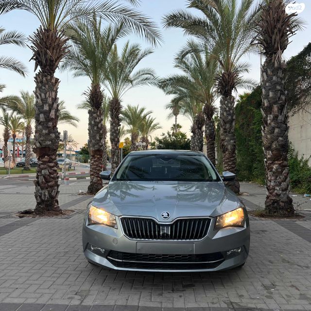 מודעת רכב סקודה סופרב