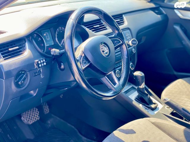 סקודה אוקטביה