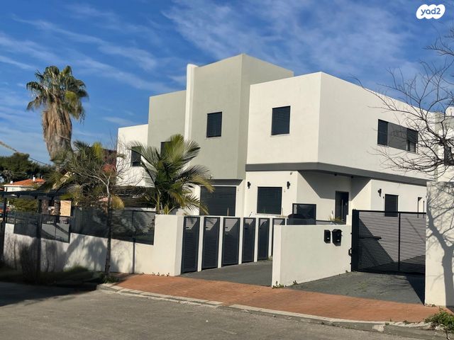 ז'בוטינסקי 11