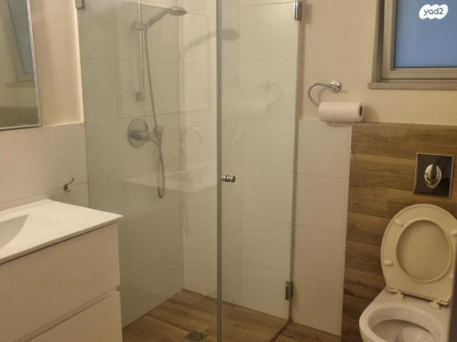 מרתף/ פרטר, התות 1, 212 מערב, אבן יהודה