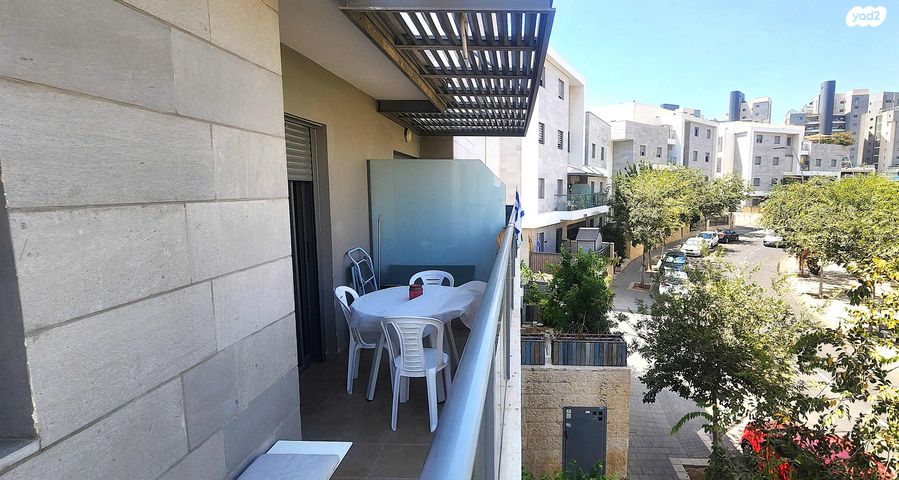 דירה, נחליאלי, הציפורים, מודיעין מכבים רעות