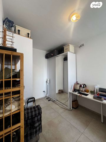 דירה, דרך מנחם בגין 144, מונטיפיורי, הרכבת, תל אביב יפו