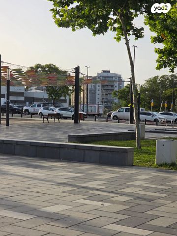חנויות/ שטח מסחרי, שדרת פ"ז, קרית גת