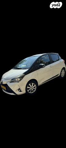 יאריס Black Top אוט׳ 1.5 (112 כ״ס)