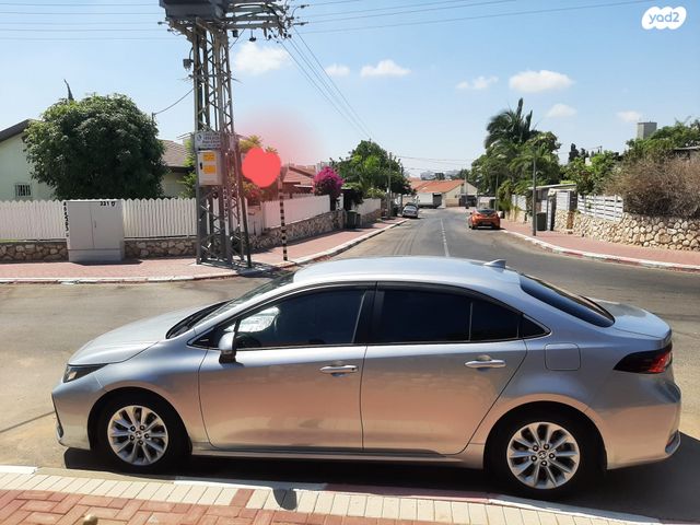 קורולה Sense היברידי אוט׳ 1.8 (98 כ״ס)