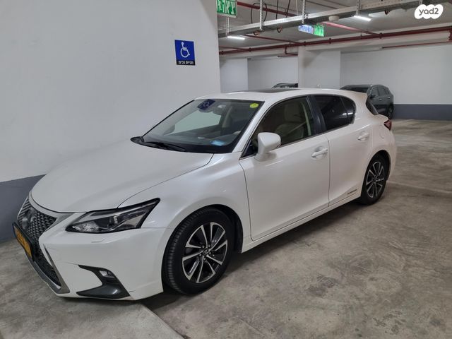 מודעת רכב לקסוס CT