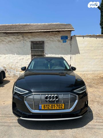 מודעת רכב אאודי E-tron