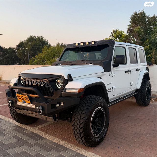 מודעת רכב ג'יפ רנגלר