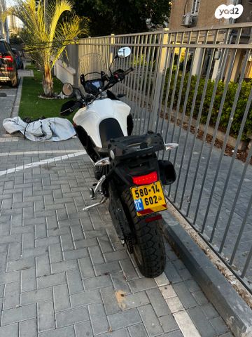 טריומף Tiger 900