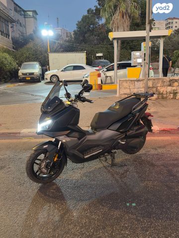 מודעת רכב סאן יאנג ADX 300