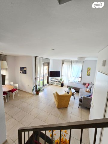 גג/ פנטהאוז, הפרדס 16, צור משה, צור משה