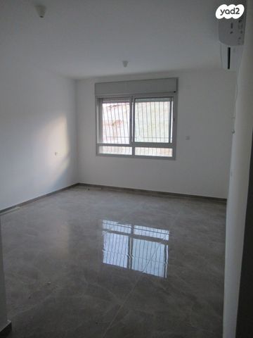 דירה, שדרות הרב מפוניביז 2, מתיתיהו מזרח, מודיעין עילית