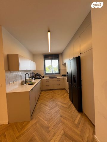 דירה, בר כוכבא 39, נווה ישראל, הרצליה