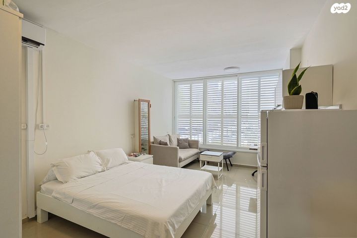 דירה, יהודית, חרוזים, רמת גן