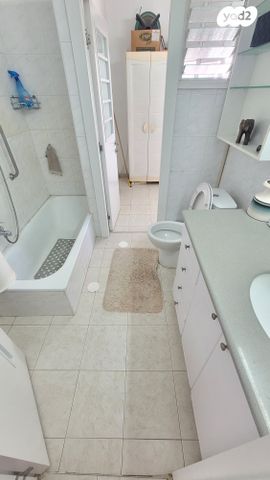 דירה, יהוד מונוסון