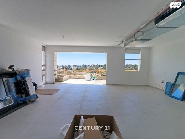 דירה, הרב אברהם זקן, מורדות ארנונה, ירושלים