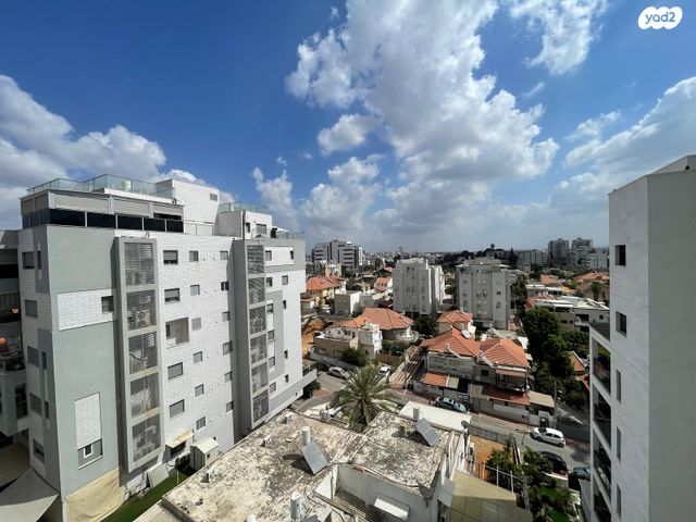 דירה, שאול טשרניחובסקי, שעריים, רחובות