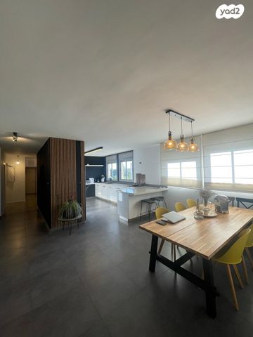 גג/ פנטהאוז, גדרה הצעירה, גדרה