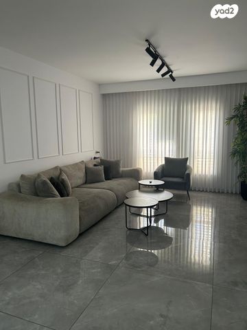 דירה, עין גדי, שכונה ט', באר שבע