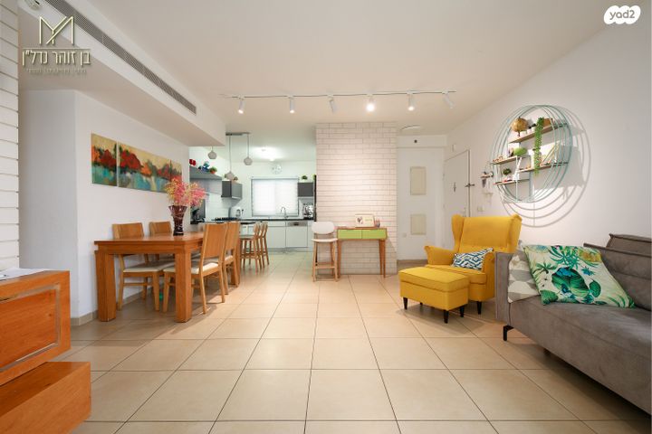 דירה, אהוד מנור, באר יעקב