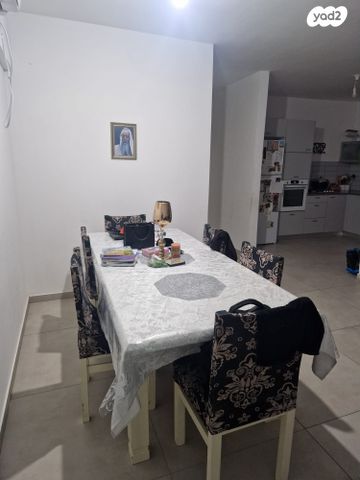 דירה, שדרות ההגשמה, הפרחים, חריש