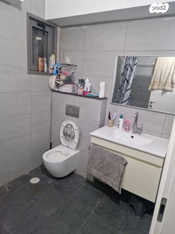 דירה, שדרות ההגשמה, הפרחים, חריש