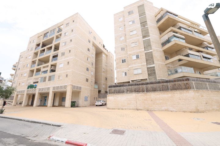 דירת גן, פרופסור שמשון עמיצור, רמות הרכס, באר שבע