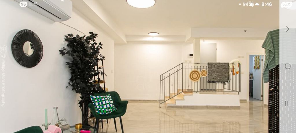 דירת גן, חרוב, כרמל מערבי, חיפה