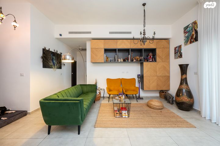 דירת גן, אור ים, אור עקיבא