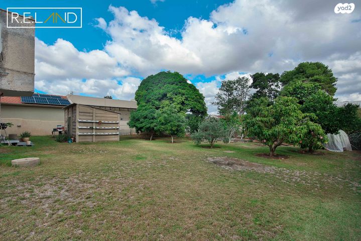 מגרשים, פרדס חנה כרכור