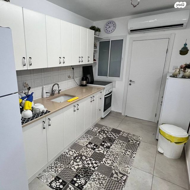 דירה, האירוס, נאות הדרים (חבצלת הצעירה), קרית עקרון