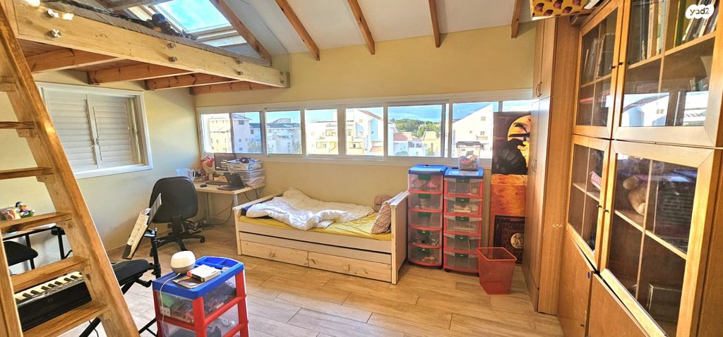 דופלקס, עמק חפר, הדרים, הדרים החדשה, כפר סבא