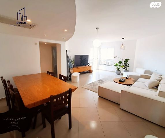 דירה, משה דיין, בן גוריון, חולון